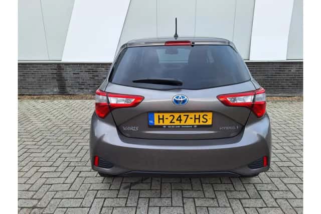 Toyota Yaris (2020) thumbnail 4