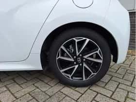 Toyota Yaris (2021) thumbnail 19