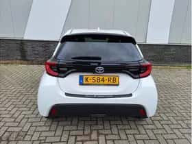 Toyota Yaris (2021) thumbnail 4