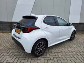 Toyota Yaris (2021) thumbnail 5