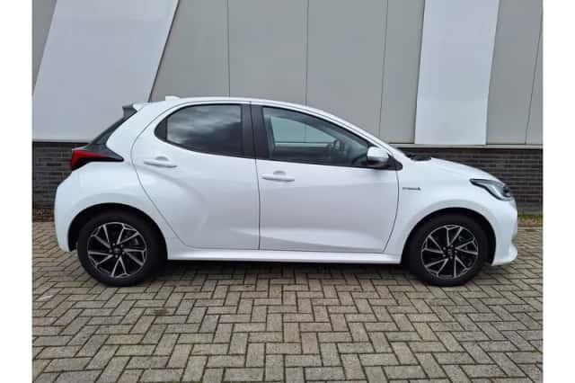 Toyota Yaris (2021) thumbnail 6