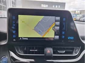 Toyota C-HR (2018) thumbnail 11