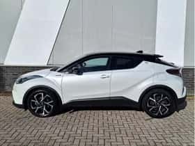 Toyota C-HR (2018) thumbnail 3