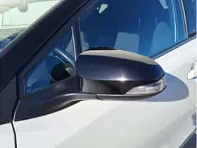 Toyota C-HR (2018) thumbnail 29