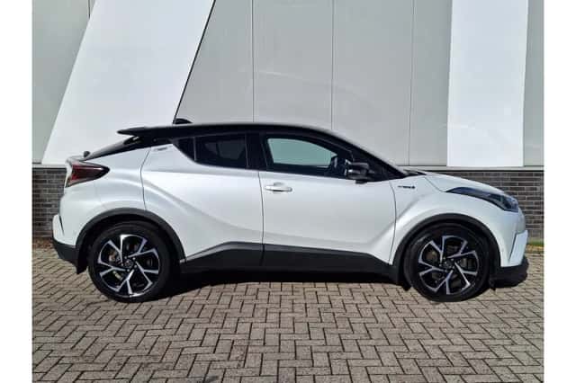 Toyota C-HR (2018) thumbnail 6