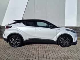 Toyota C-HR (2018) thumbnail 6