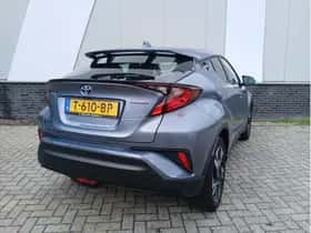 Toyota C-HR (2023) thumbnail 3