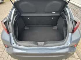 Toyota C-HR (2023) thumbnail 24
