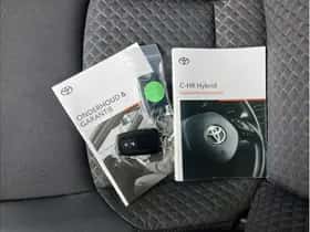 Toyota C-HR (2023) thumbnail 28