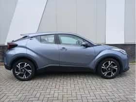 Toyota C-HR (2023) thumbnail 5