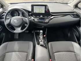Toyota C-HR (2023) thumbnail 10