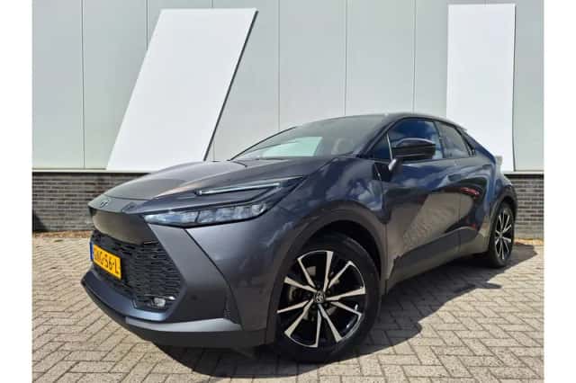 Toyota C-HR (2024) thumbnail 1