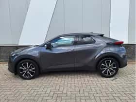 Toyota C-HR (2024) thumbnail 3
