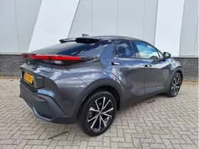 Toyota C-HR (2024) thumbnail 4