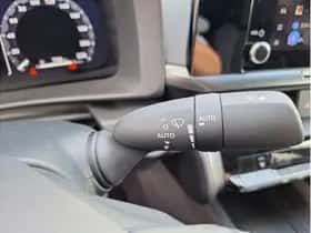 Toyota C-HR (2024) thumbnail 33