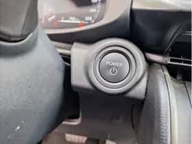 Toyota C-HR (2024) thumbnail 34