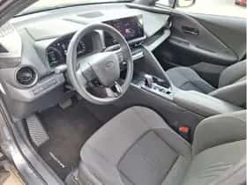 Toyota C-HR (2024) thumbnail 8