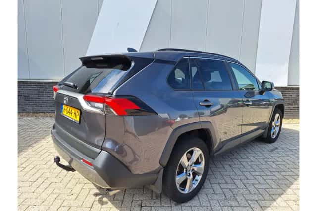 Toyota RAV4 (2020) thumbnail 5