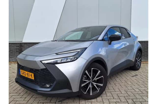 Toyota C-HR (2024) thumbnail 1