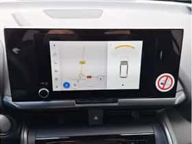 Toyota C-HR (2024) thumbnail 12