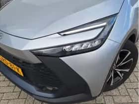 Toyota C-HR (2024) thumbnail 15