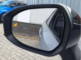 Toyota C-HR (2024) thumbnail 28