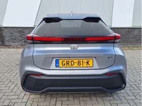 Toyota C-HR (2024) thumbnail 4