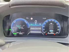 Toyota C-HR (2024) thumbnail 6