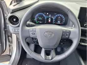 Toyota C-HR (2024) thumbnail 9