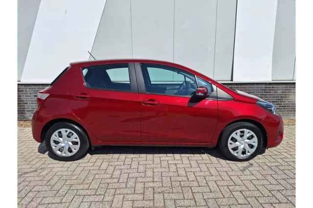 Toyota Yaris (2019) thumbnail 6
