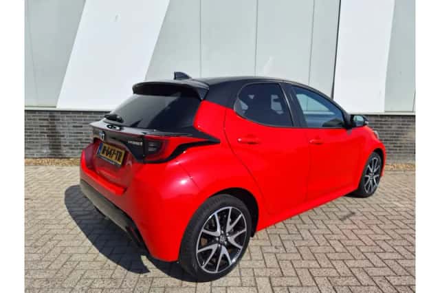 Toyota Yaris (2022) thumbnail 4