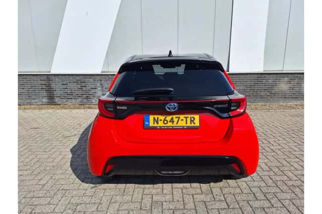 Toyota Yaris (2022) thumbnail 5