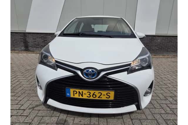 Toyota Yaris (2016) thumbnail 6
