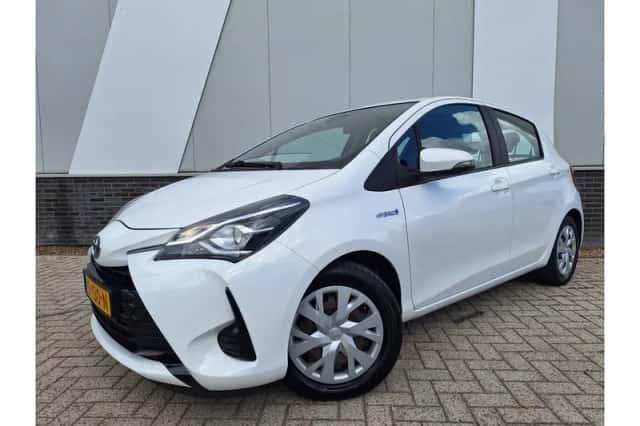 Toyota Yaris (2017) thumbnail 1