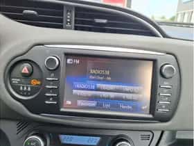 Toyota Yaris (2017) thumbnail 12