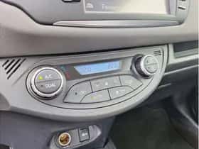 Toyota Yaris (2017) thumbnail 15
