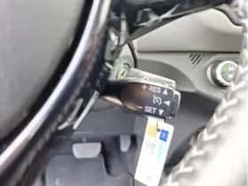 Toyota Yaris (2017) thumbnail 18