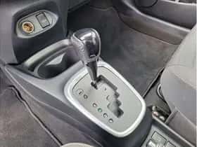 Toyota Yaris (2017) thumbnail 19