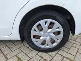 Toyota Yaris (2017) thumbnail 24