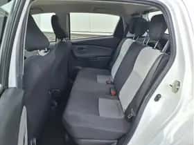 Toyota Yaris (2017) thumbnail 25