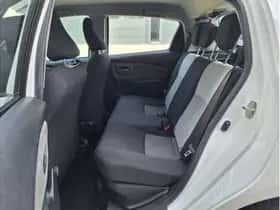 Toyota Yaris (2017) thumbnail 27