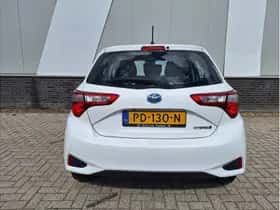 Toyota Yaris (2017) thumbnail 4