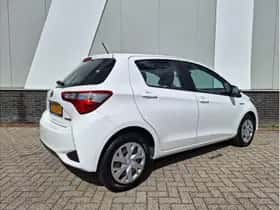 Toyota Yaris (2017) thumbnail 5