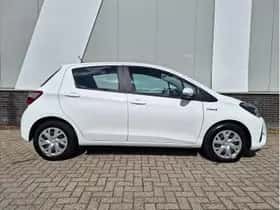 Toyota Yaris (2017) thumbnail 6