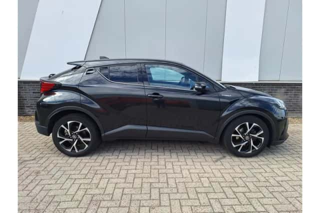 Toyota C-HR (2021) thumbnail 6