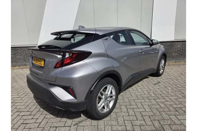 Toyota C-HR (2020) thumbnail 3