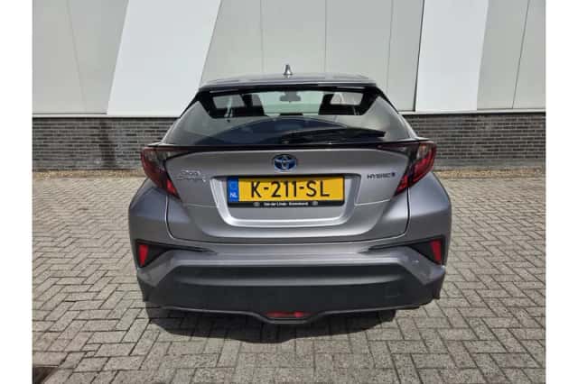 Toyota C-HR (2020) thumbnail 4