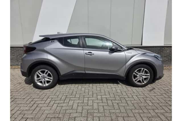 Toyota C-HR (2020) thumbnail 5