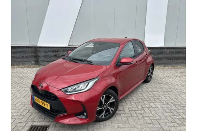Toyota Yaris (2025) thumbnail 1