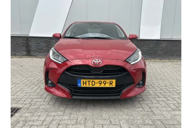 Toyota Yaris (2025) thumbnail 3
